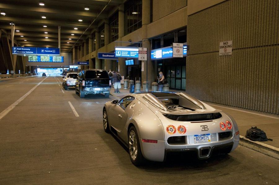  Bugatti Veyron 16.4 Grand Sport 2012 года  (фото 33 из 46)